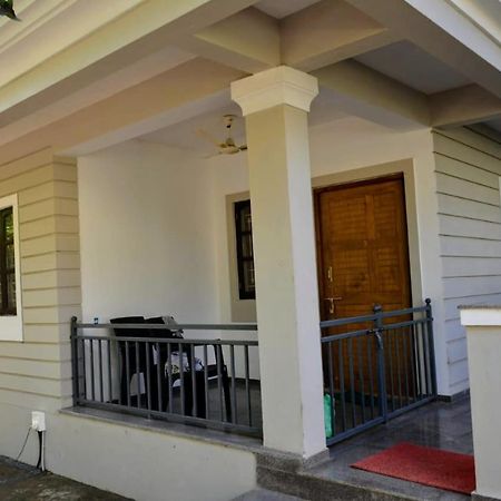 Dsk Studio Apartment, Siolim, Goa. Buitenkant foto