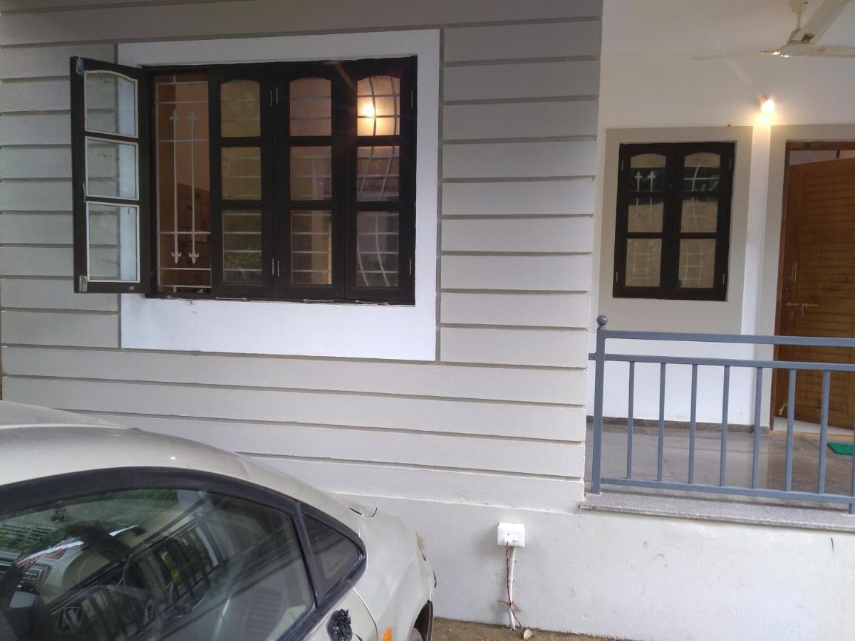 Dsk Studio Apartment, Siolim, Goa. Buitenkant foto