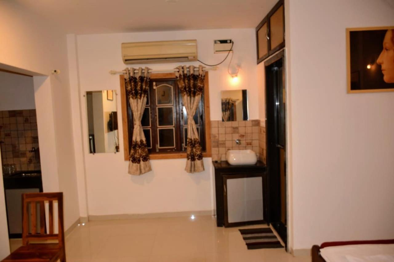 Dsk Studio Apartment, Siolim, Goa. Buitenkant foto